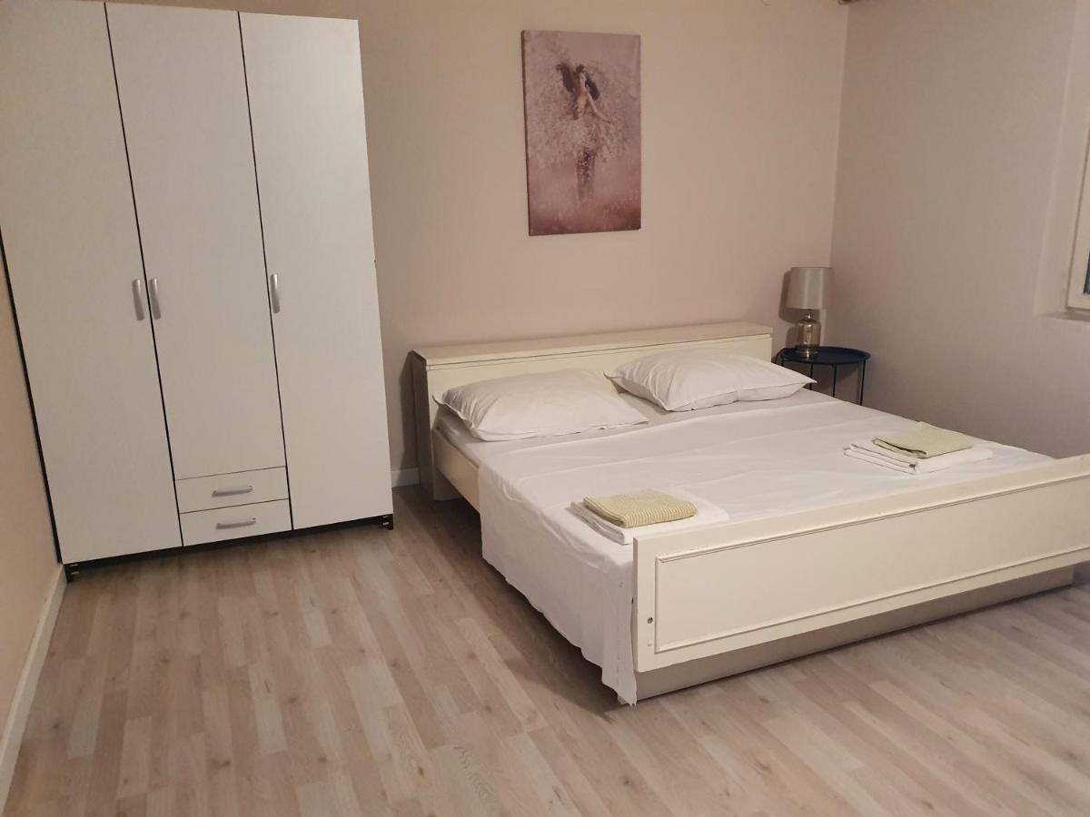 신 Apartman Luka 아파트 외부 사진